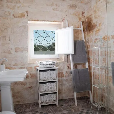 לינה וארוחת בוקר Trulli Tesoro 4*