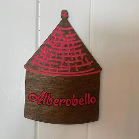 לינה וארוחת בוקר Trulli Tesoro 4*