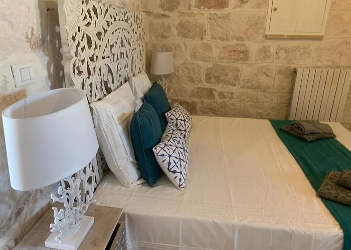 Trulli Tesoro Bed & Breakfast 4*