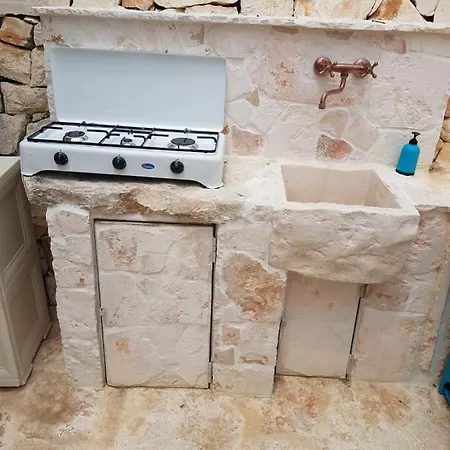 Trulli Tesoro Bed & Breakfast 4*